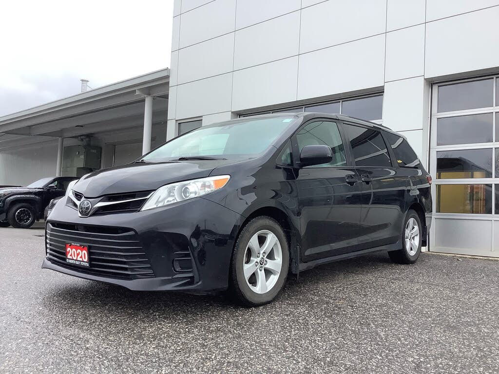 2020 Toyota Sienna LE 7-Passenger FWD with Auto-Access Seat