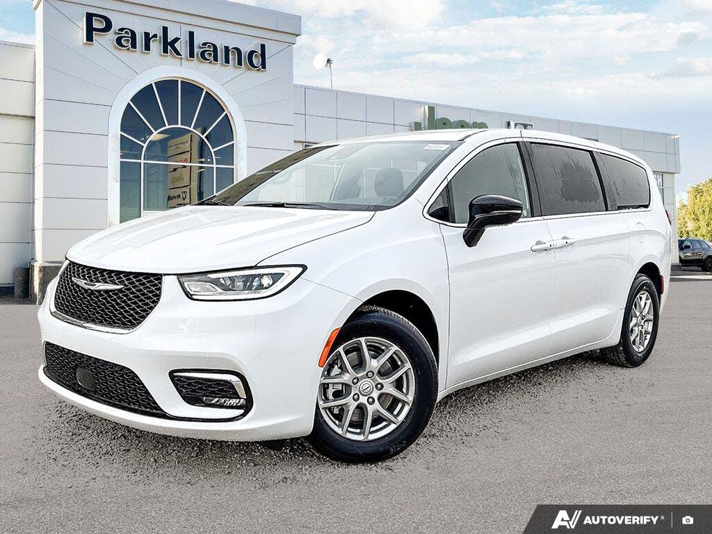 2026 Chrysler Pacifica Select FWD