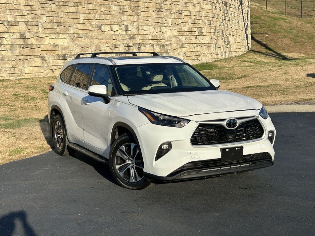 2023 Toyota Highlander L FWD