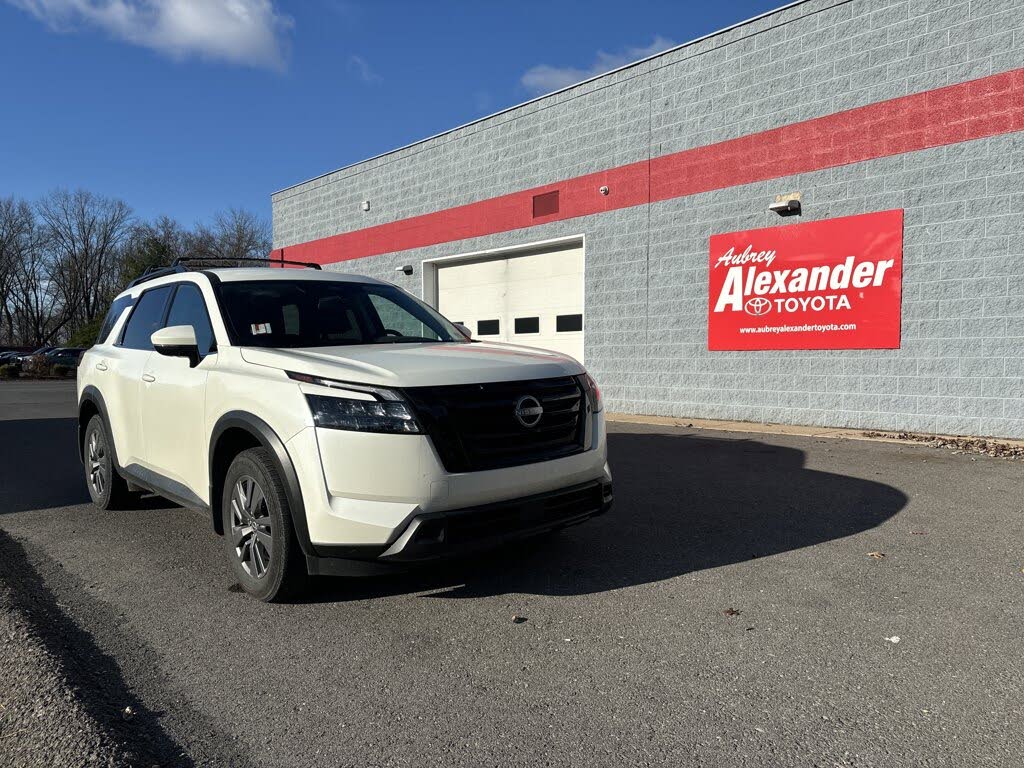 2024 Nissan Pathfinder SV 4WD