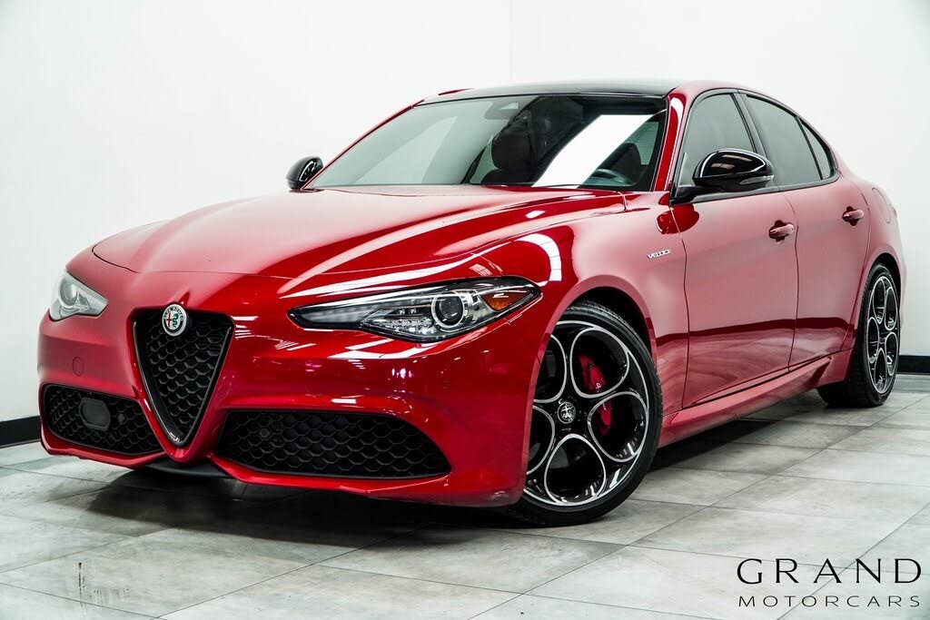2022 Alfa Romeo Giulia Veloce RWD