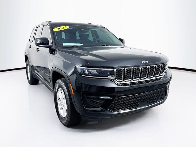 2023 Jeep Grand Cherokee Laredo 4WD