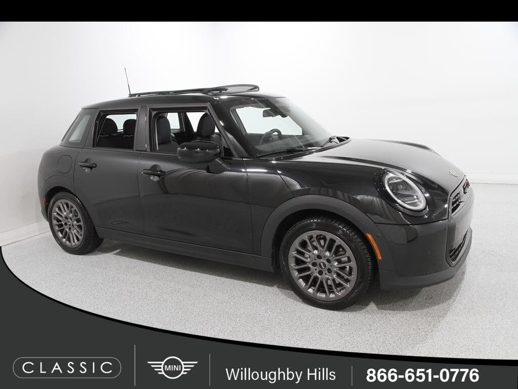 2025 MINI Cooper S Signature Trim 4-door Hatchback