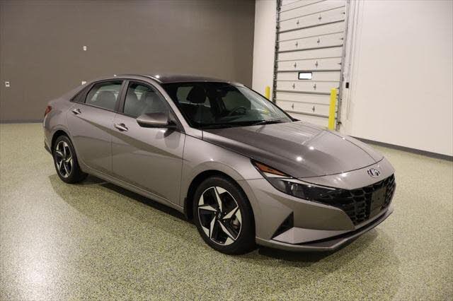 2023 Hyundai Elantra SEL FWD
