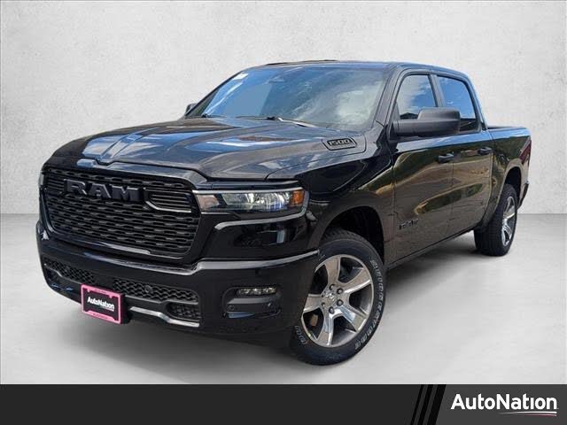 2026 RAM 1500 Express Crew Cab 4WD