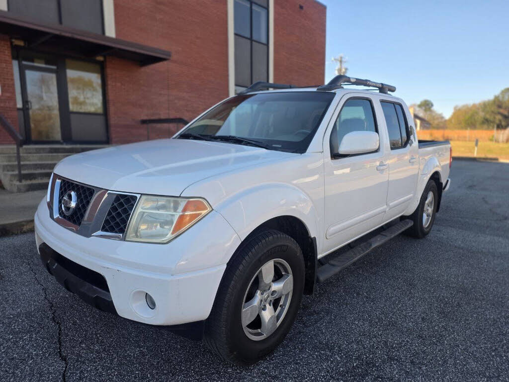 2006 Nissan Frontier SE 4dr Crew Cab SB with automatic
