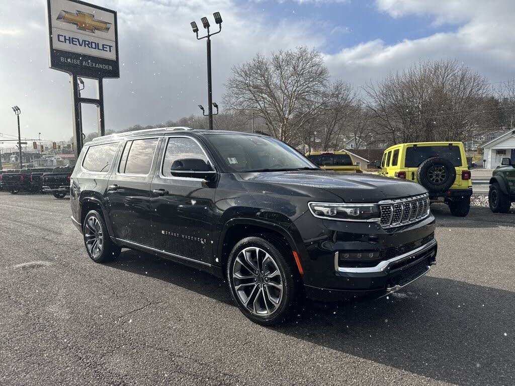 2023 Jeep Grand Wagoneer L Series III 4WD