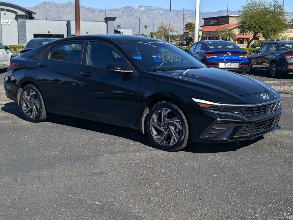 2025 Hyundai Elantra SEL Sport FWD