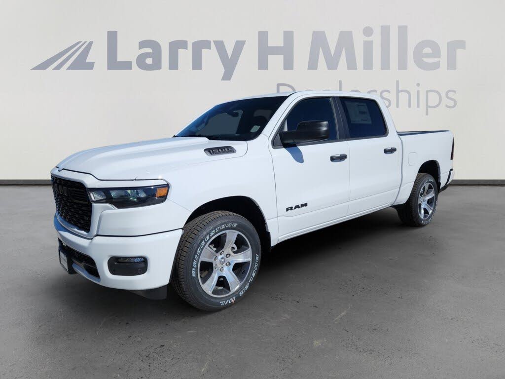 2026 RAM 1500 Express Crew Cab 4WD