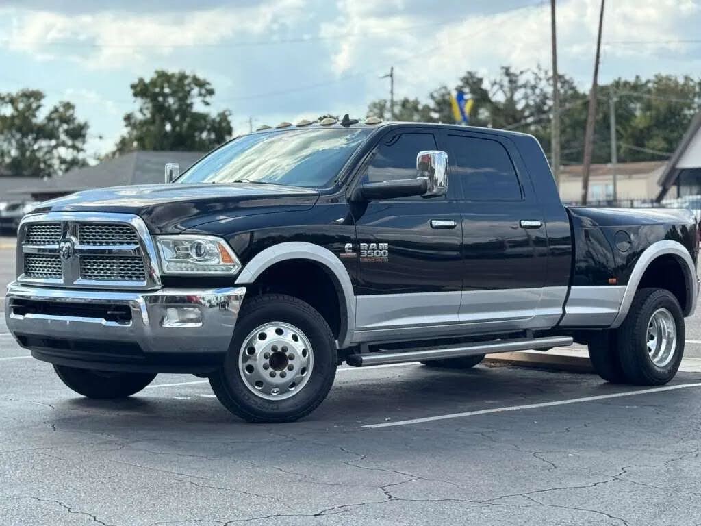 2014 RAM 3500 Laramie Mega Cab DRW 4WD