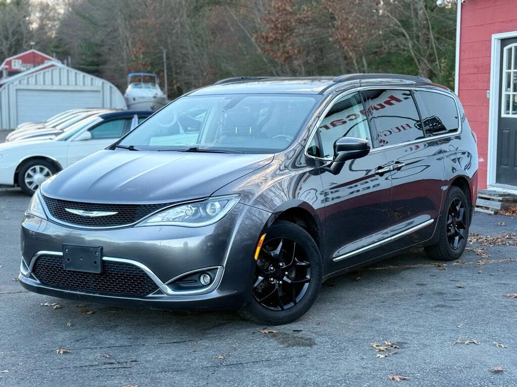 2017 Chrysler Pacifica Touring L FWD