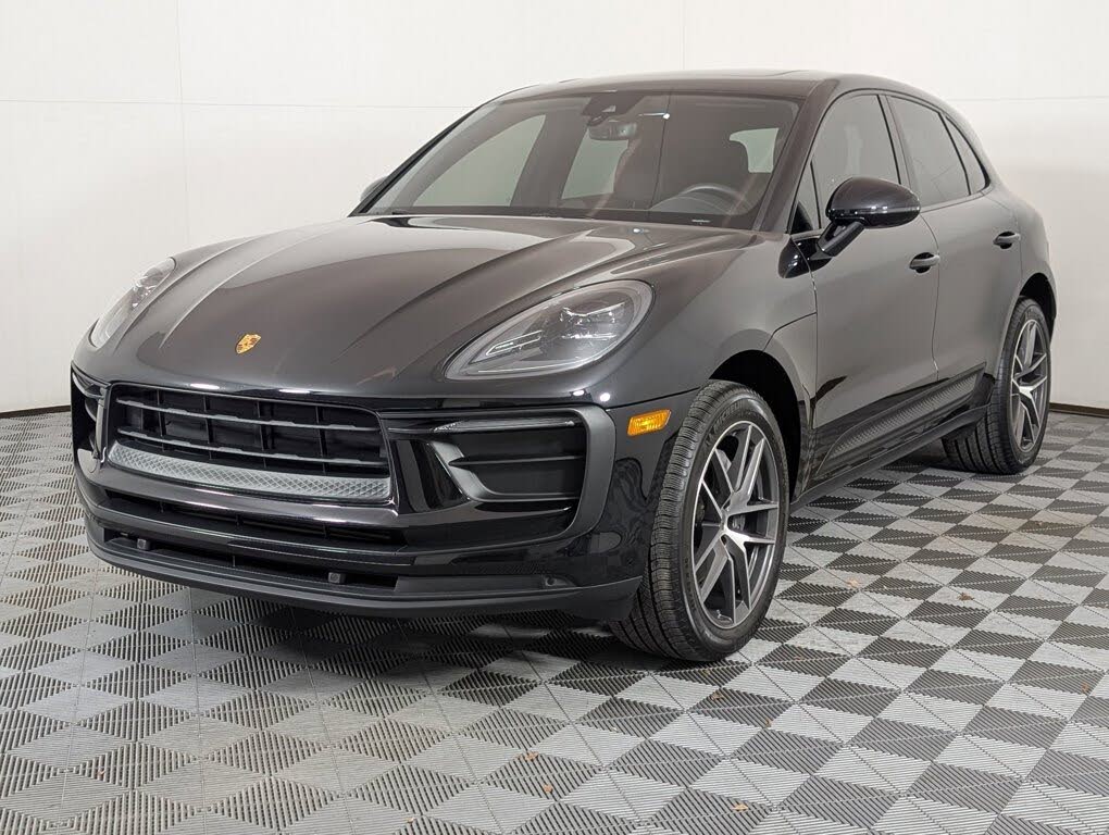 2022 Porsche Macan AWD