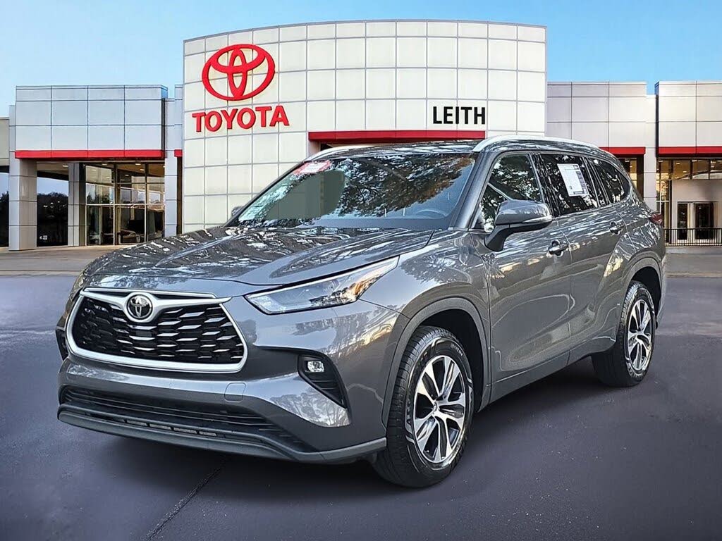 2022 Toyota Highlander XLE FWD