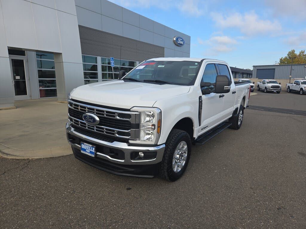 2024 Ford F-350 Super Duty XLT Crew Cab 4WD