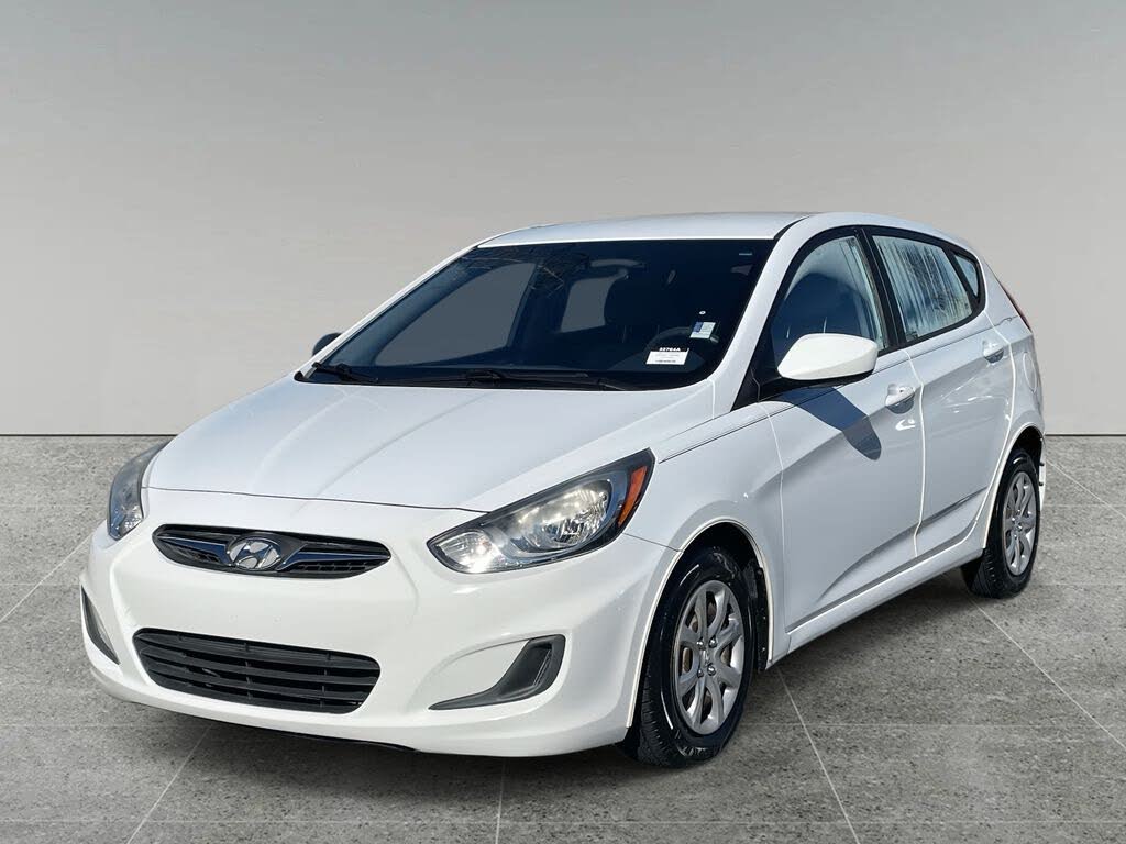 2014 Hyundai Accent GS 4-Door Hatchback FWD