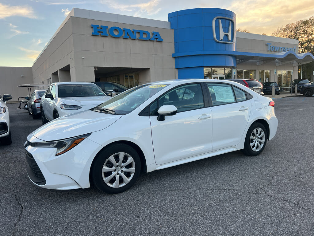 2025 Toyota Corolla LE FWD