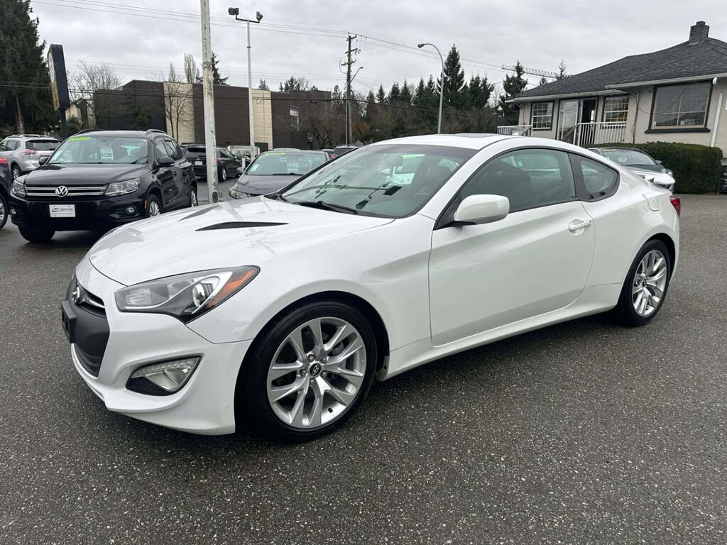 Hyundai Genesis Coupe 2.0T Premium RWD 2013