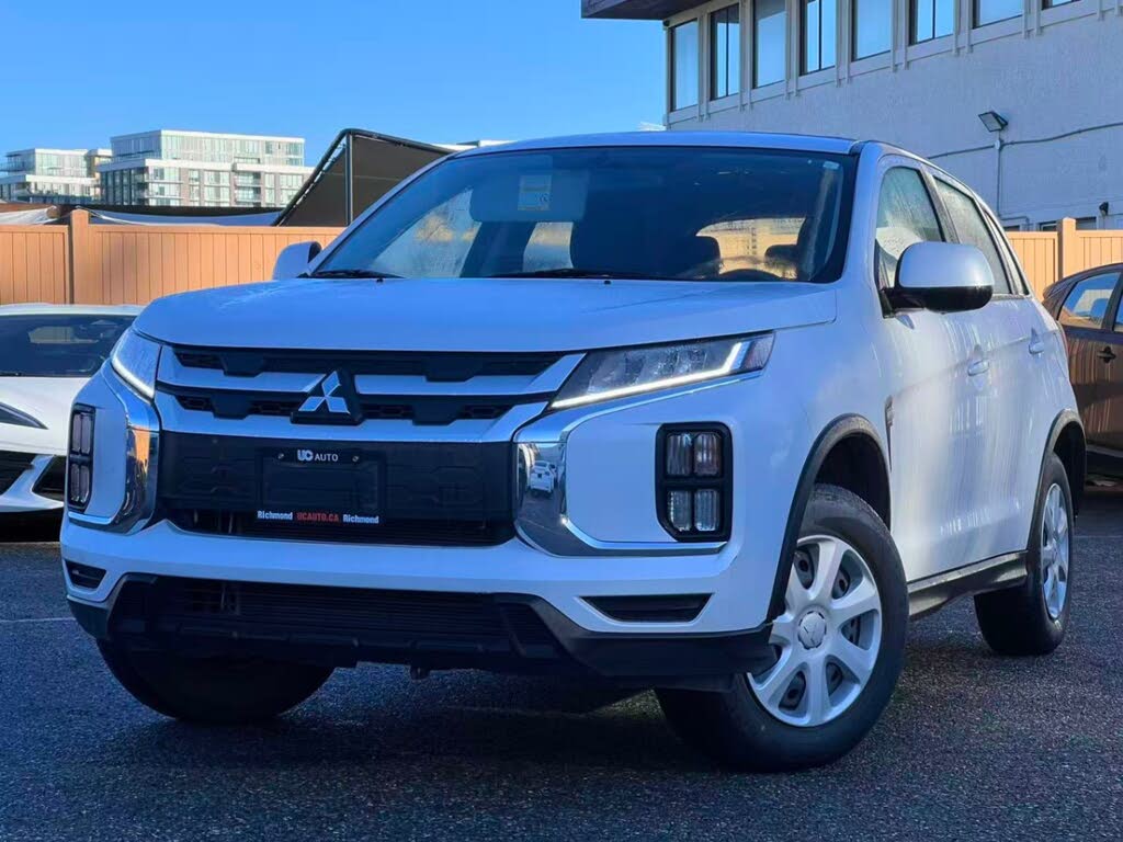 2023 Mitsubishi RVR ES AWC