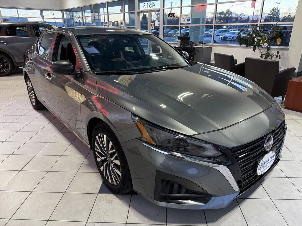 2024 Nissan Altima 2.5 SV FWD