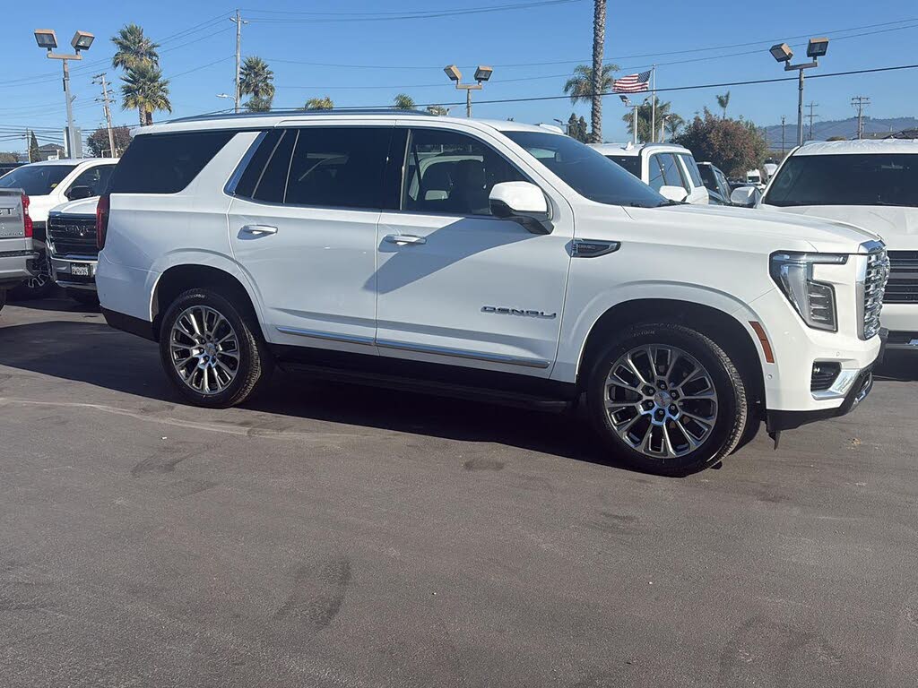 2025 GMC Yukon Denali 4WD