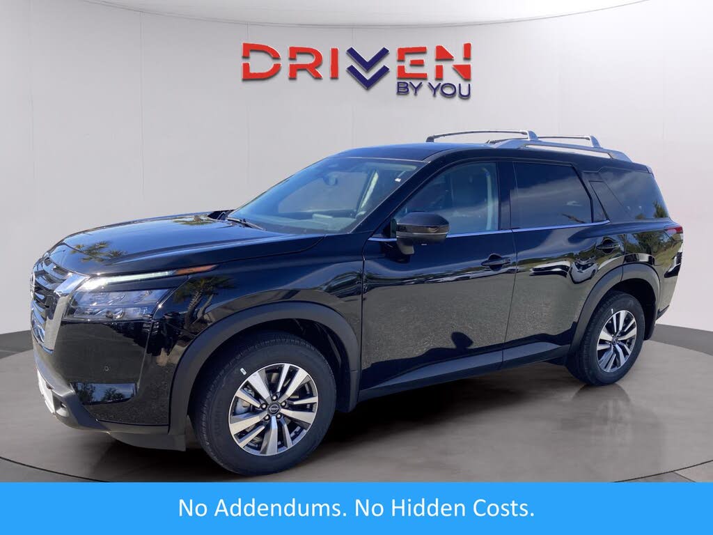 2025 Nissan Pathfinder SL FWD