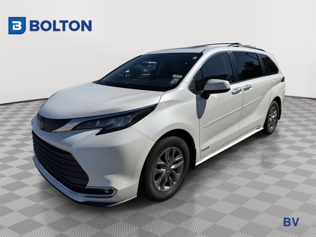 2021 Toyota Sienna XLE 7-Passenger FWD