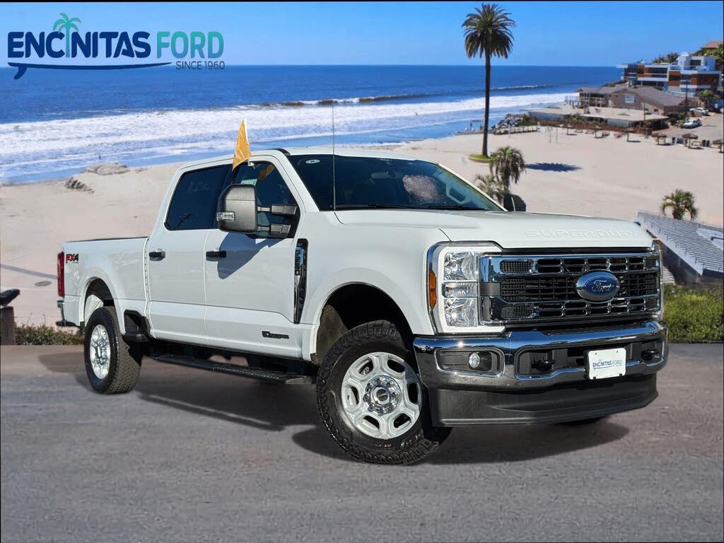 2025 Ford F-250 Super Duty XLT Crew Cab 4WD