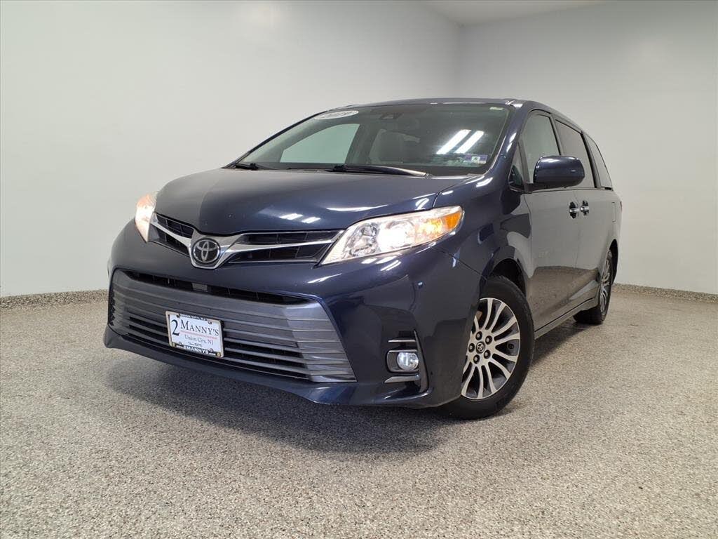 2019 Toyota Sienna XLE 8-Passenger FWD