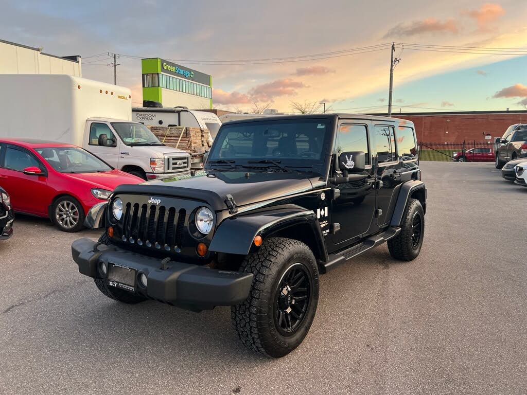 2013 Jeep Wrangler Unlimited Sahara 4WD