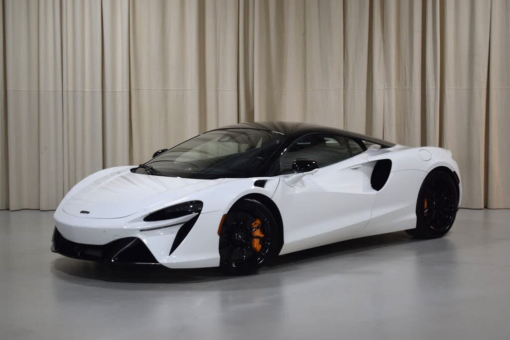 2023 McLaren Artura RWD
