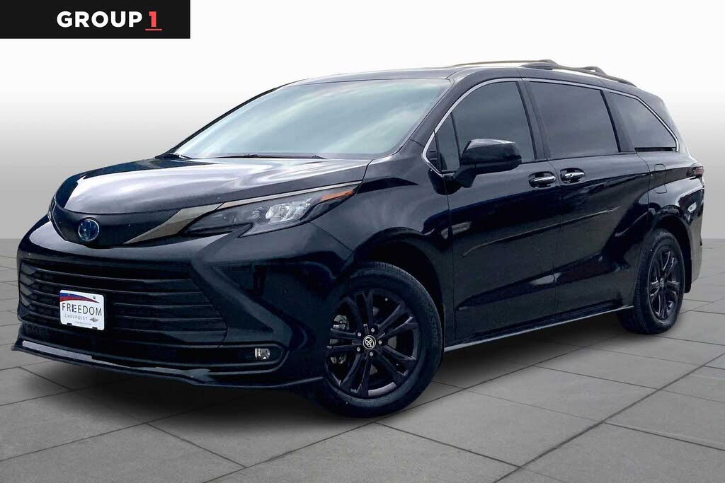 2024 Toyota Sienna Woodland Edition 7-Passenger AWD
