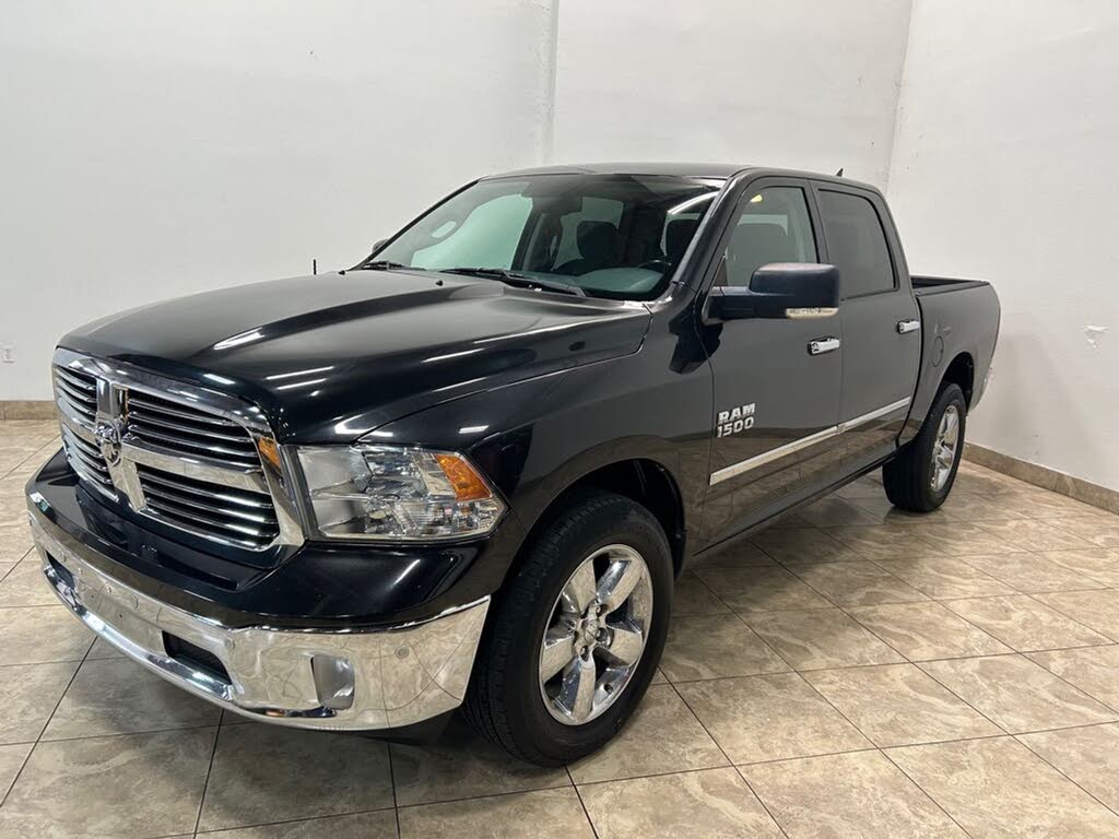 2016 RAM 1500 SLT Crew Cab 4WD