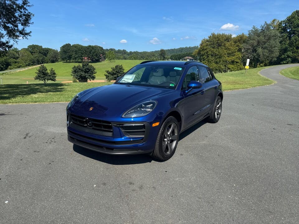 2025 Porsche Macan AWD