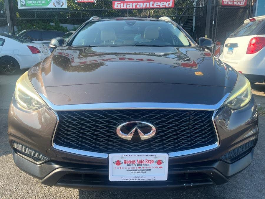 2018 INFINITI QX30 Premium AWD