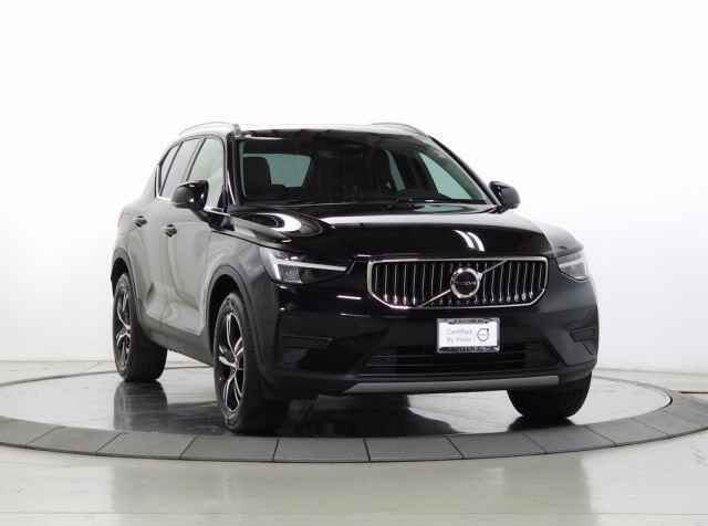 2025 Volvo XC40 B5 Core Bright Theme AWD