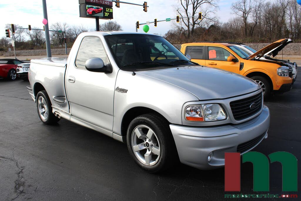 2004 Ford F-150 SVT Lightning 2 Dr Supercharged Standard Cab Stepside SB