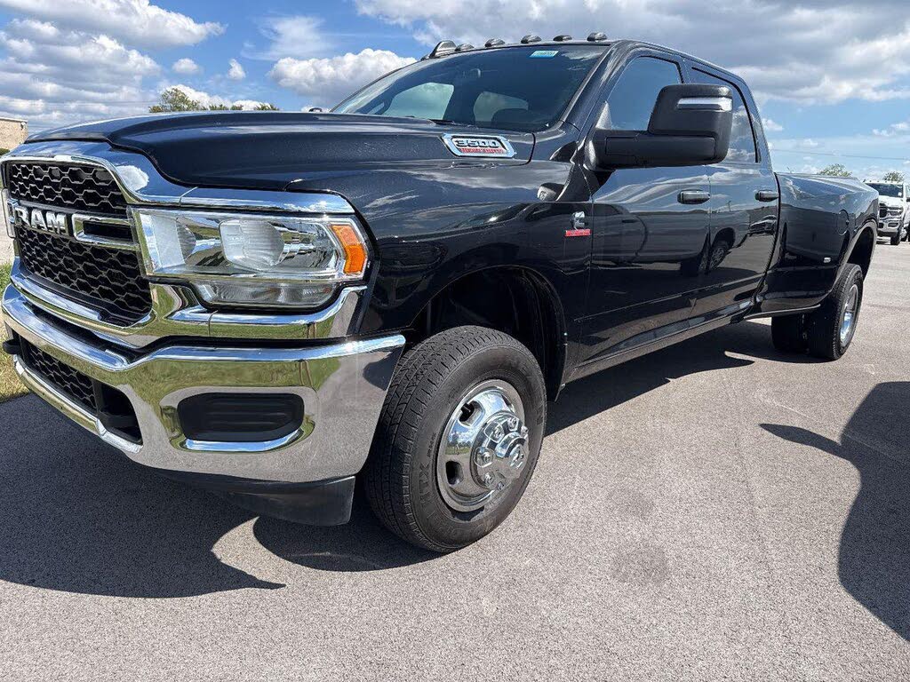 2024 RAM 3500 Tradesman Crew Cab LB DRW 4WD
