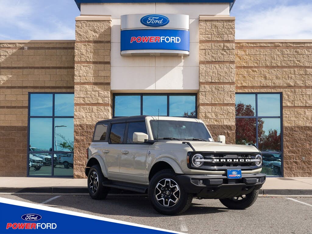 2025 Ford Bronco Outer Banks 4-Door 4WD