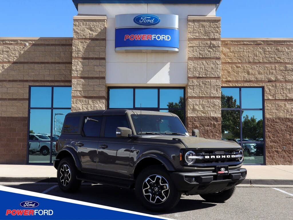 2025 Ford Bronco Outer Banks 4-Door 4WD