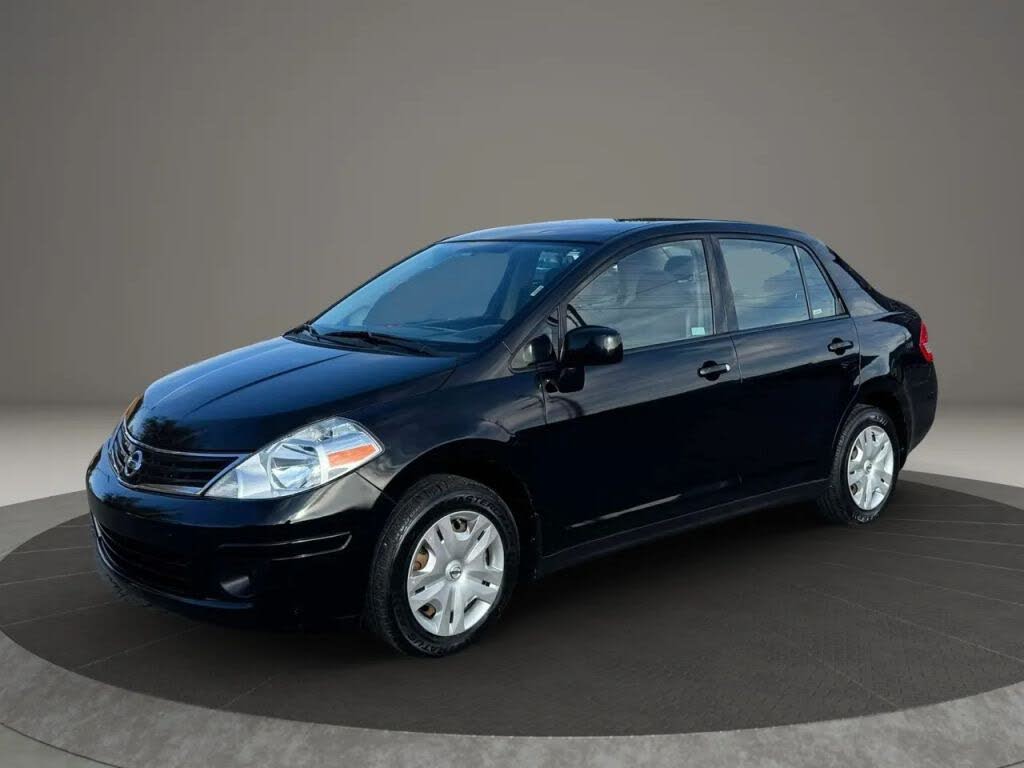 2010 Nissan Versa 1.8 S