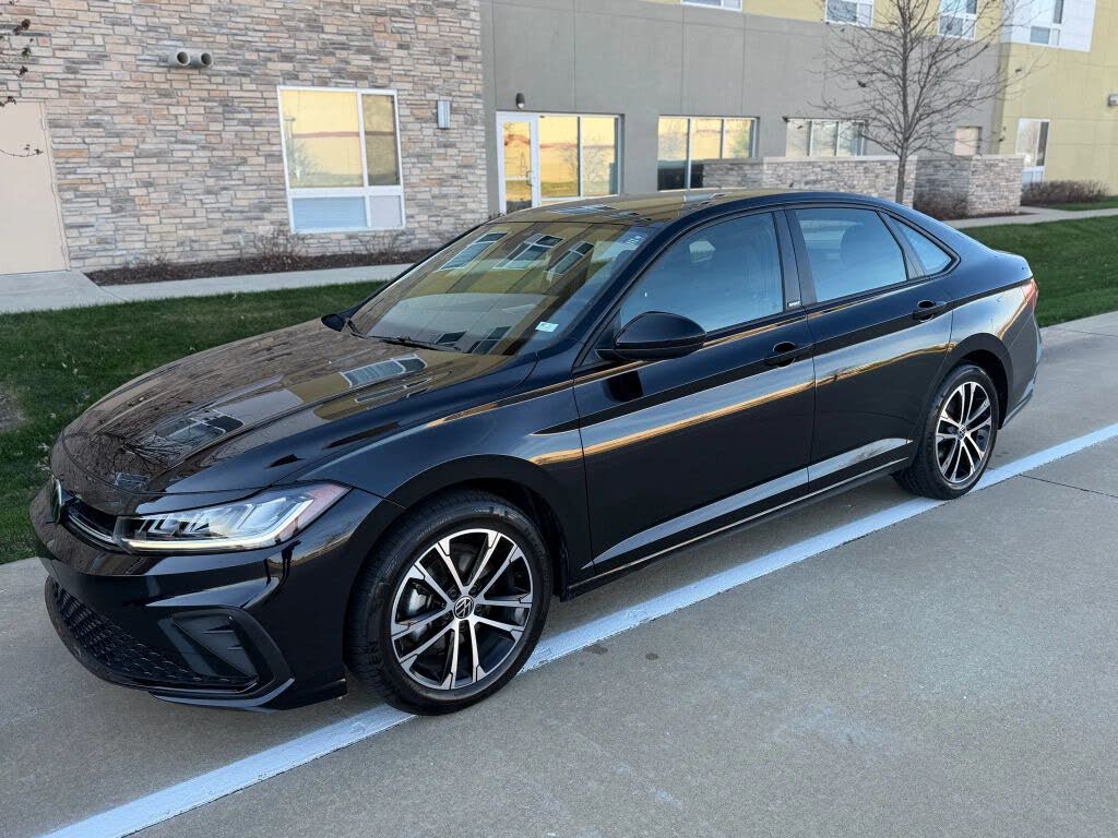 2025 Volkswagen Jetta Sport FWD