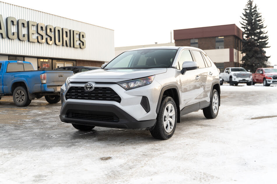 Toyota RAV4 LE AWD 2024