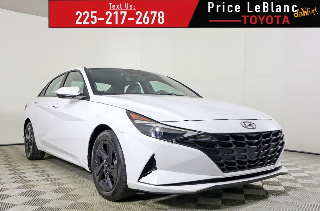 2023 Hyundai Elantra SEL FWD