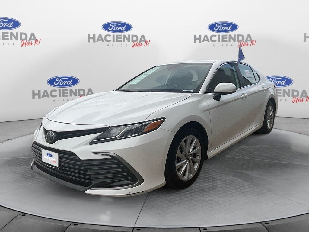 2024 Toyota Camry LE FWD