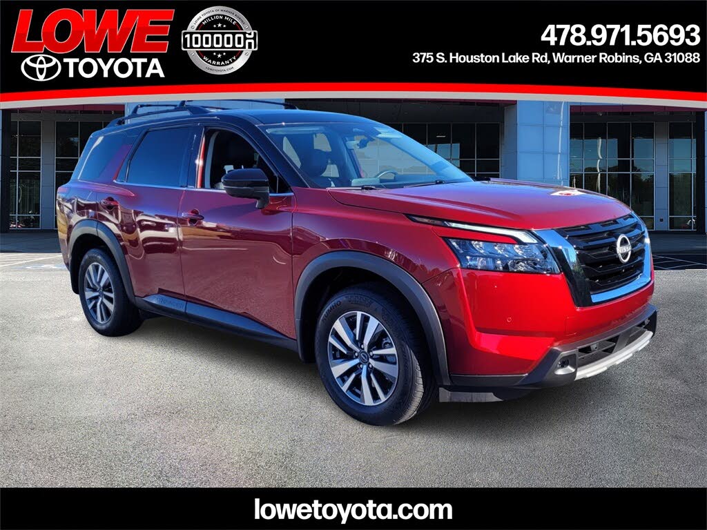 2025 Nissan Pathfinder SL FWD