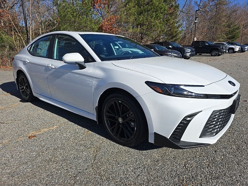 2026 Toyota Camry SE AWD