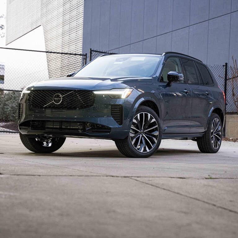 2026 Volvo XC90 B6 Ultra Dark 7-Passenger AWD