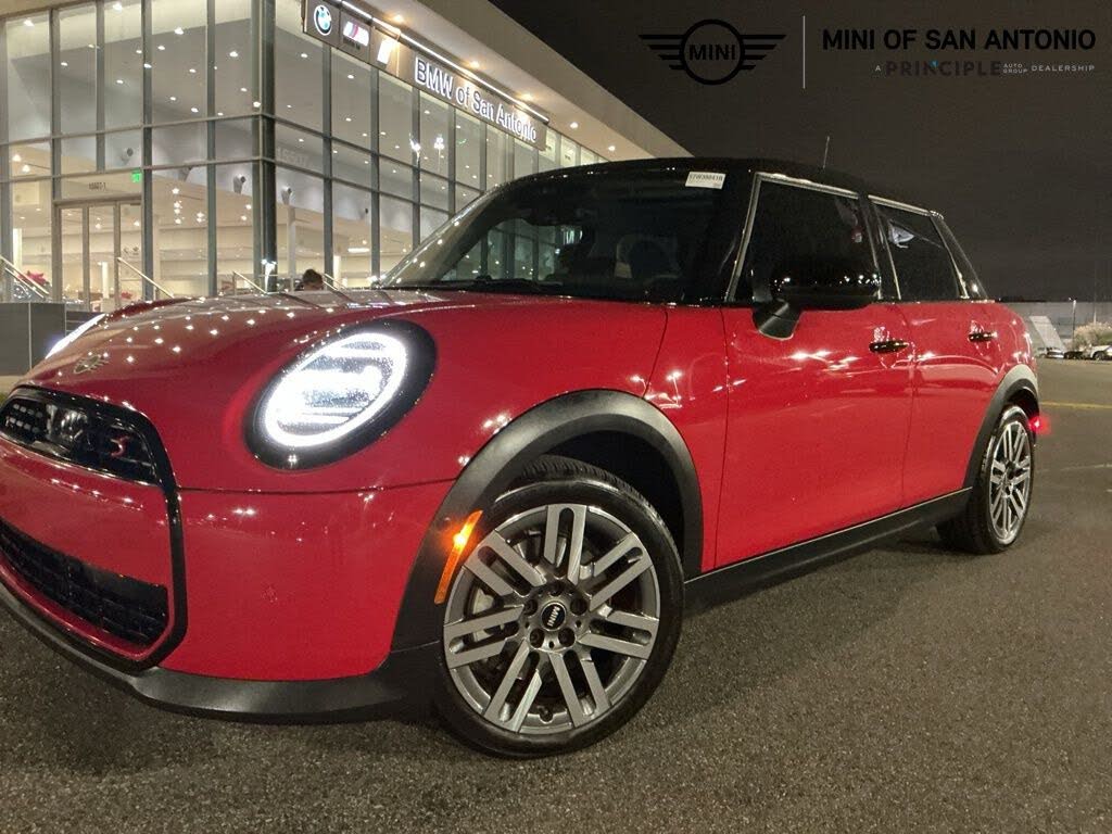 2025 MINI Cooper S Signature Trim 4-door Hatchback