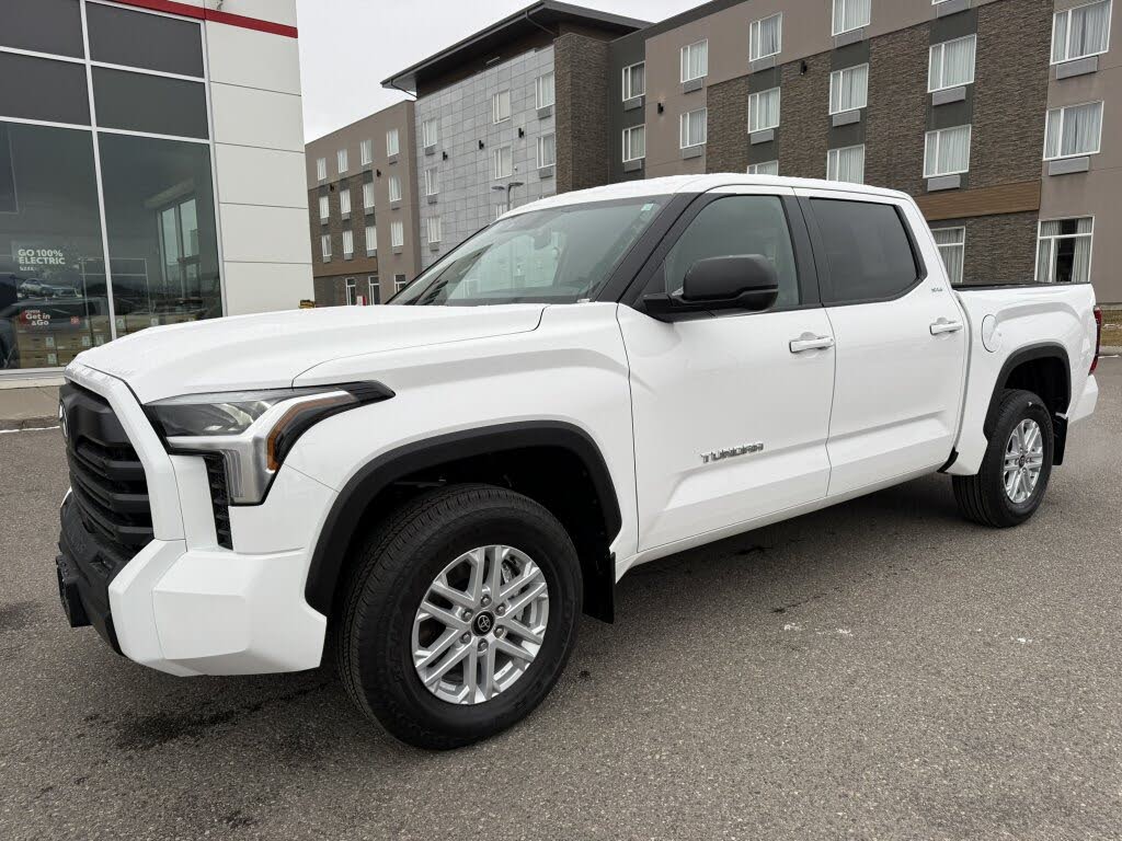 2026 Toyota Tundra SR5 CrewMax Cab 4WD