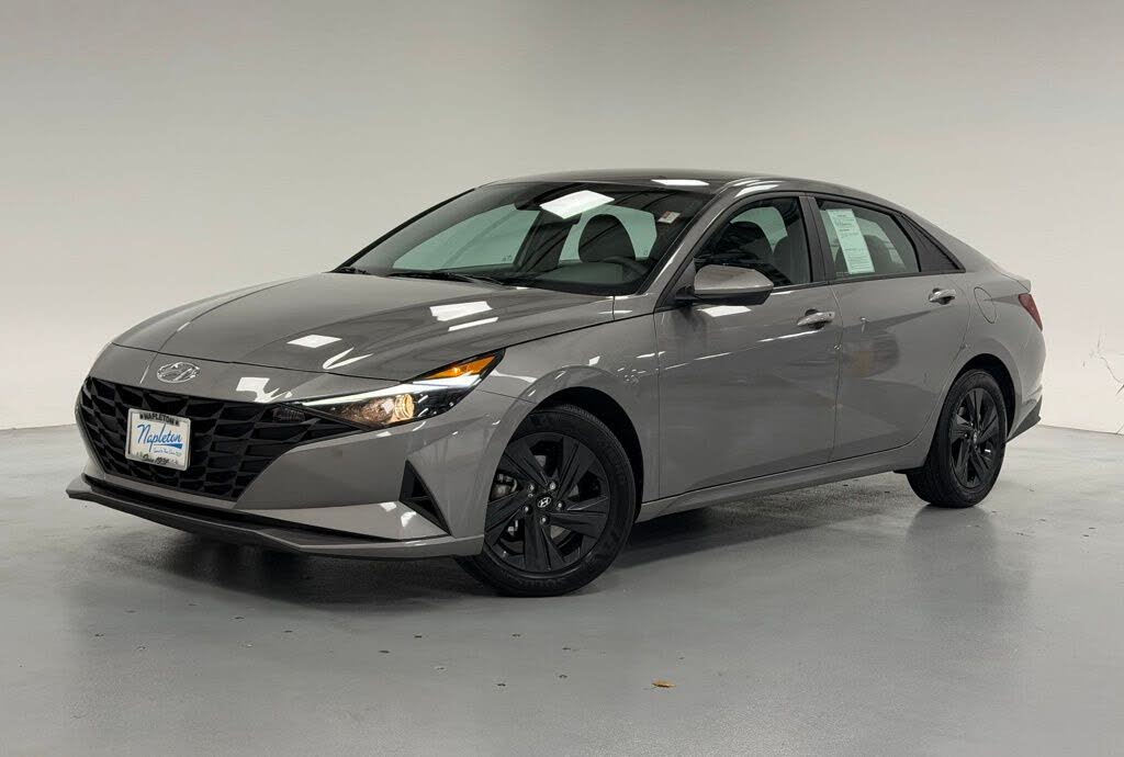 2023 Hyundai Elantra SEL FWD